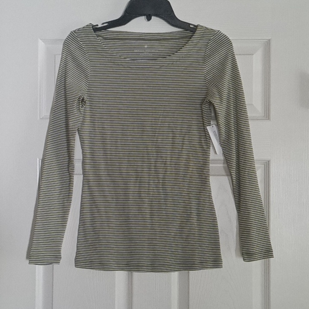 Banana Republic New long sleeve shirt stretchy